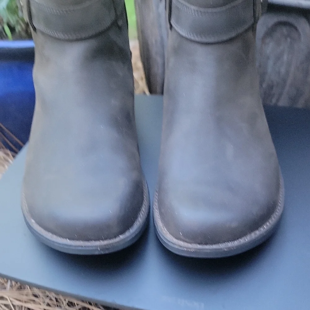 Merrell Chocolate Ankle Boots with Strap - Picture 4 of 10